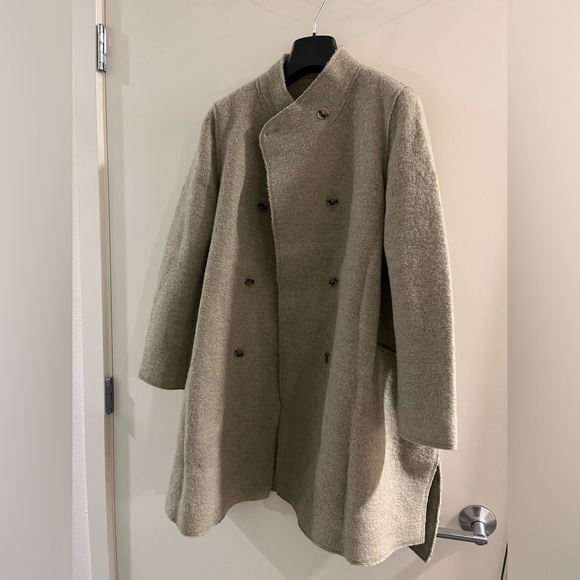 100% Wool Thick Coat - Picture 1 of 4